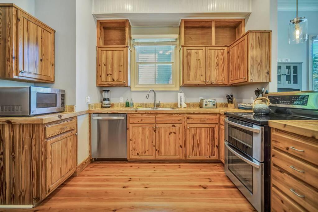The Bluffton Village Home - 5 Bedroom In Old Town W Carriage Home Esterno foto